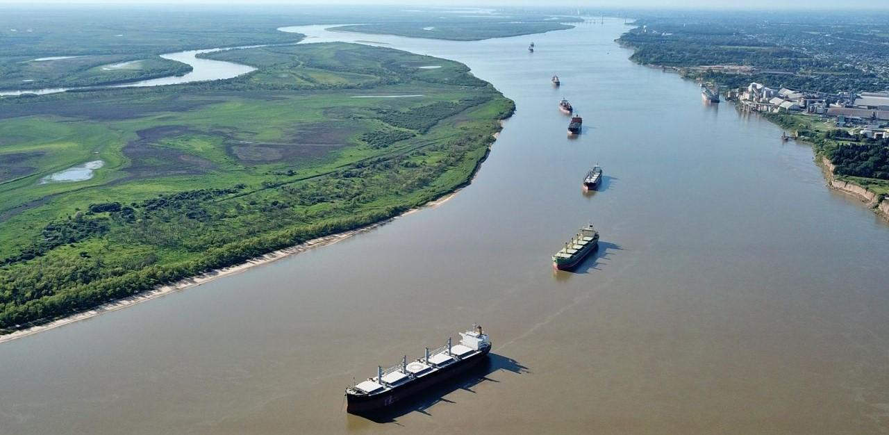 Mitos y verdades sobre la navegación en el Río Paraná